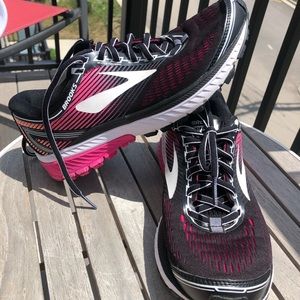 Brooks Ghost 10 7.5W